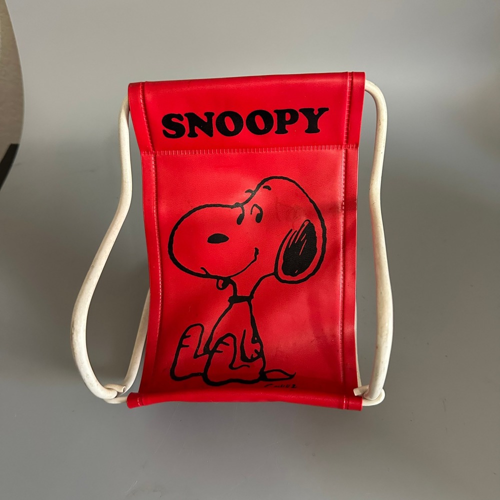 Vintage Snoopy Peanuts Miniature Beach Chair Another Determined Production Red